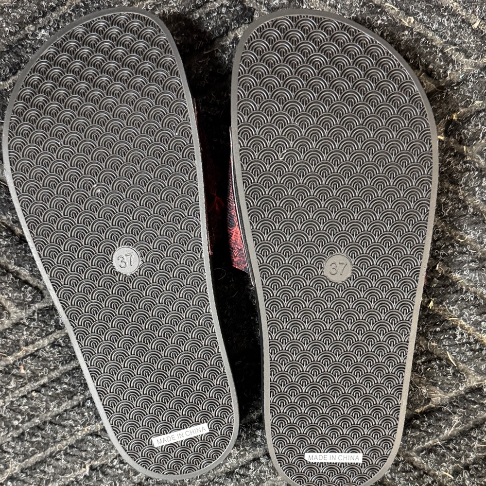 Gucci Kids Black Mickey Mouse Slide Sandals - Picture 2 of 2